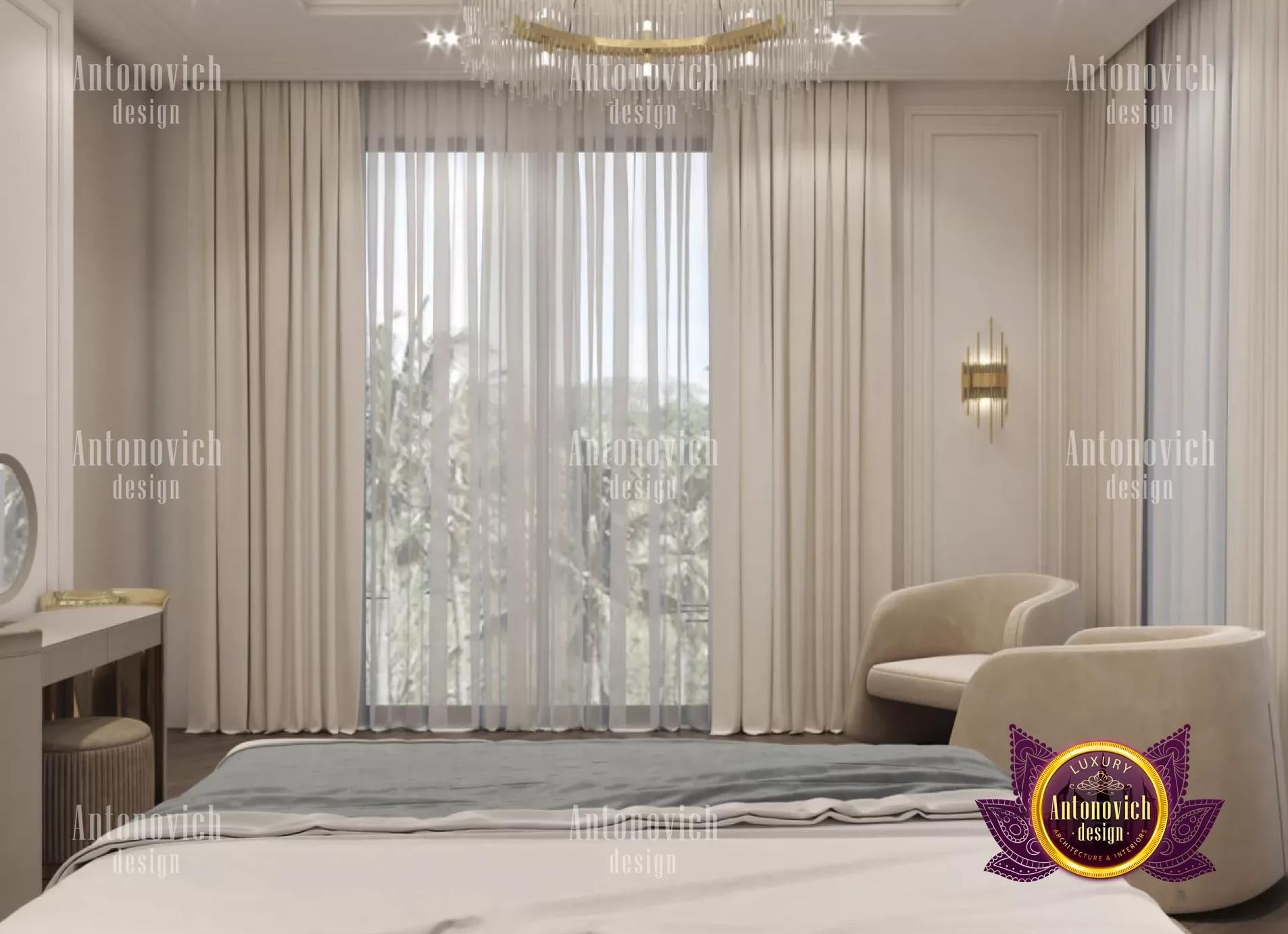 Дизайн штор для спальни может, как преобразить помещение, так и сделать его невыразительным или чересчур ярким и даже вульгарным