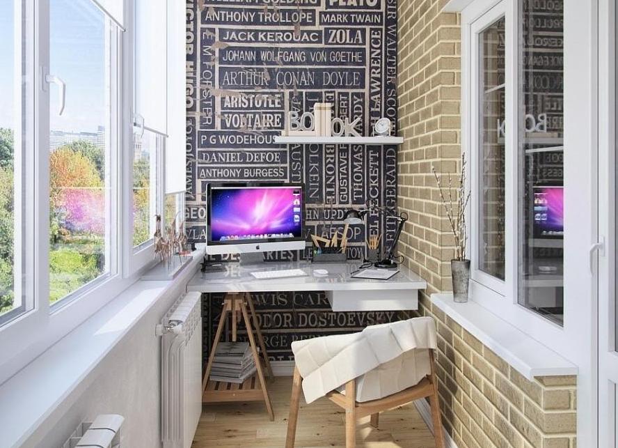 Клеим обои на балконе